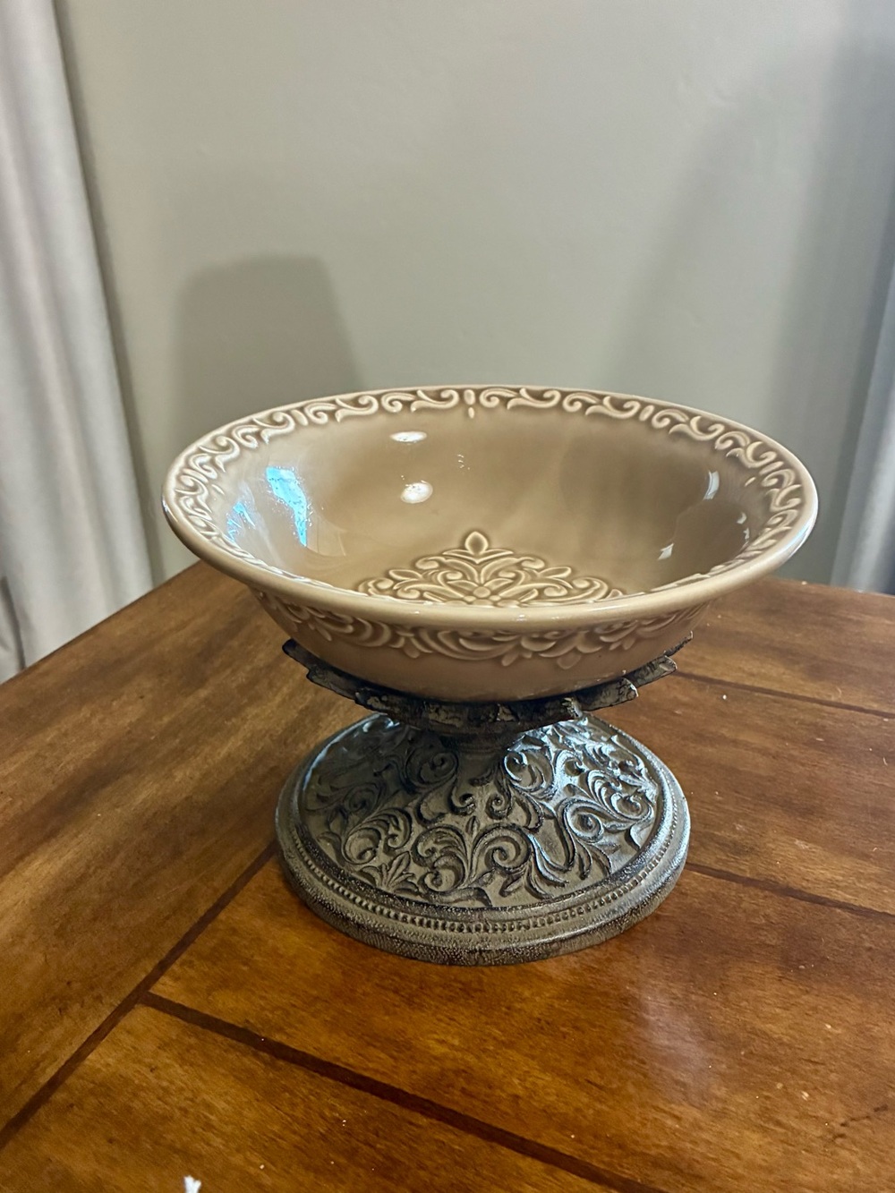 Drake Beige Ceramic Bowl with Ornate Pedestal